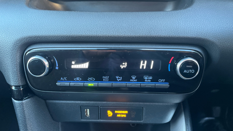 Toyota Yaris 1.5 Hybrid Icon 5dr CVT Hybrid Hatchback